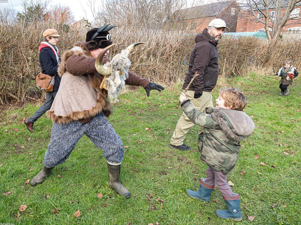 ព្រឹត្តិការណ៍និងផ្សាយព្រេង: ការប្រារព្ធពិធីនិងការចែករំលែករឿងរ៉ាវ